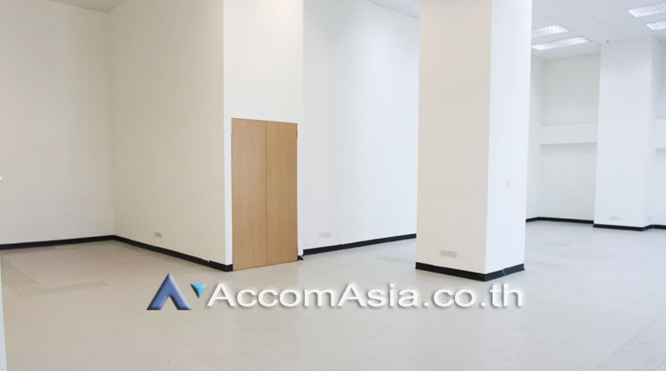 9  Studio Office Space For Rent in Charoen Nakhon ,Bangkok BTS Krung Thon Buri at Thai Sri Tower AA17854